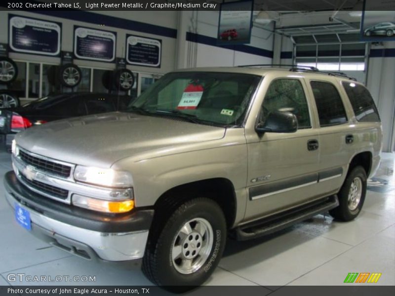 Light Pewter Metallic / Graphite/Medium Gray 2002 Chevrolet Tahoe LS