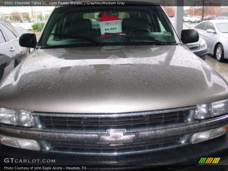 Light Pewter Metallic / Graphite/Medium Gray 2002 Chevrolet Tahoe LS