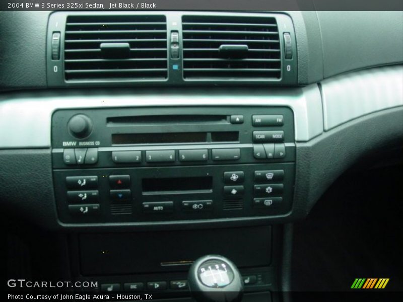 Jet Black / Black 2004 BMW 3 Series 325xi Sedan