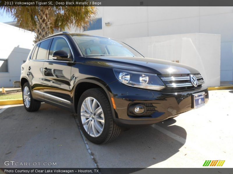 Deep Black Metallic / Beige 2013 Volkswagen Tiguan SE