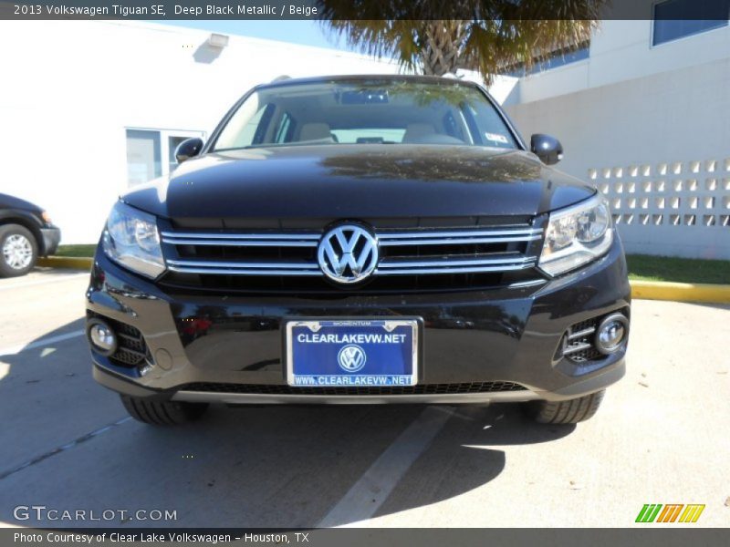 Deep Black Metallic / Beige 2013 Volkswagen Tiguan SE