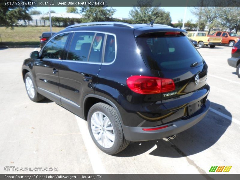 Deep Black Metallic / Beige 2013 Volkswagen Tiguan SE