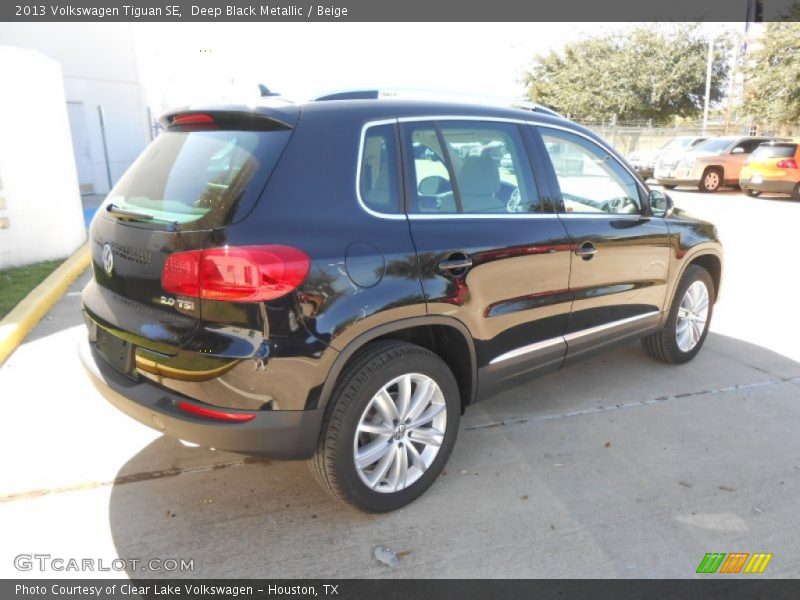 Deep Black Metallic / Beige 2013 Volkswagen Tiguan SE