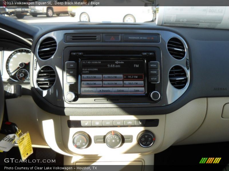 Deep Black Metallic / Beige 2013 Volkswagen Tiguan SE