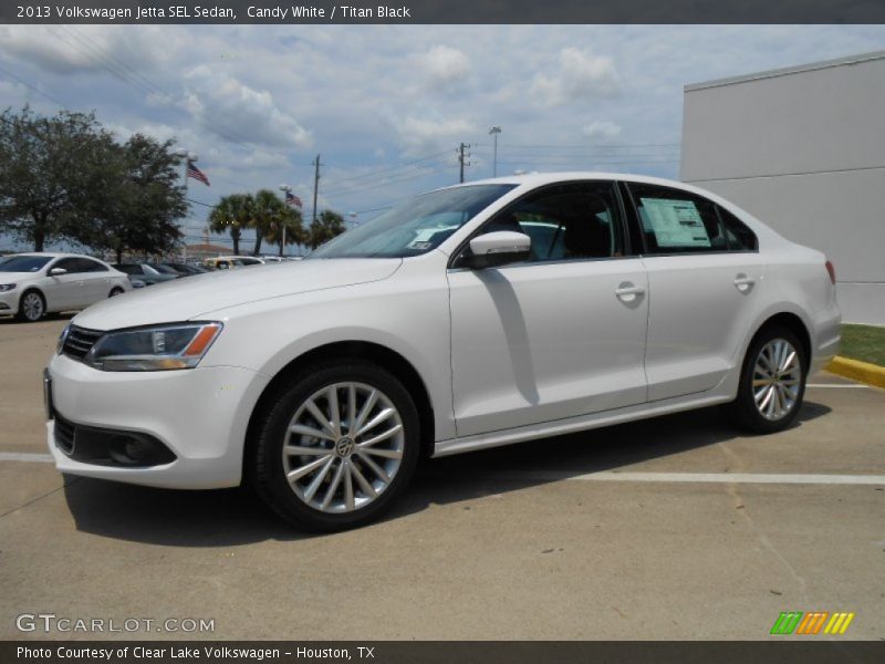 Candy White / Titan Black 2013 Volkswagen Jetta SEL Sedan