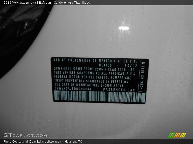 Candy White / Titan Black 2013 Volkswagen Jetta SEL Sedan
