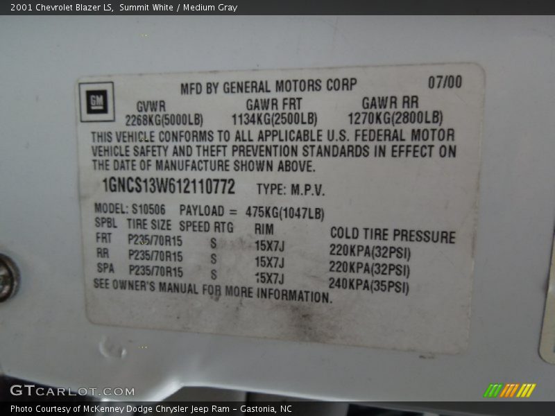 Summit White / Medium Gray 2001 Chevrolet Blazer LS