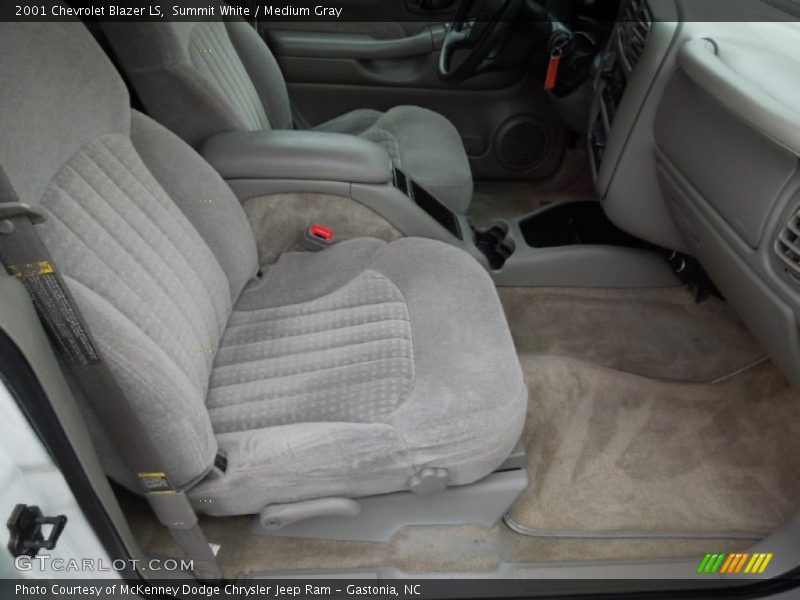 Summit White / Medium Gray 2001 Chevrolet Blazer LS