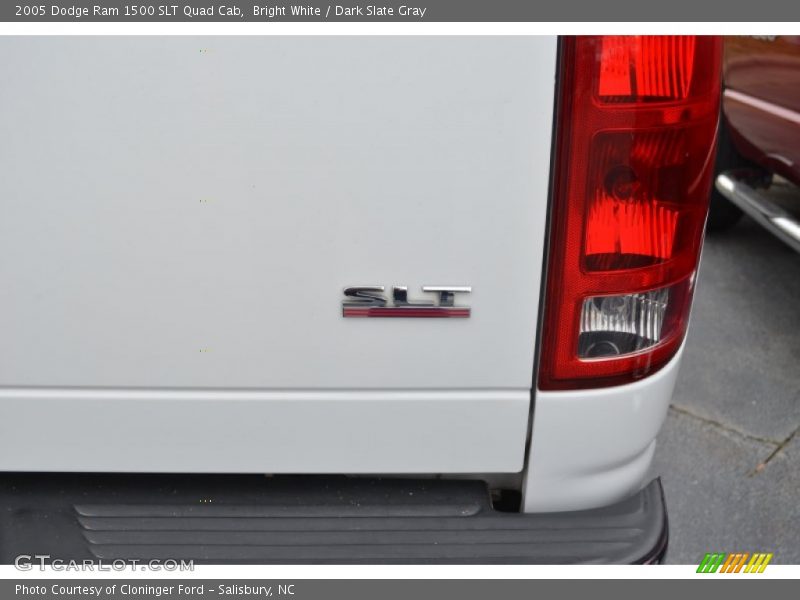 Bright White / Dark Slate Gray 2005 Dodge Ram 1500 SLT Quad Cab