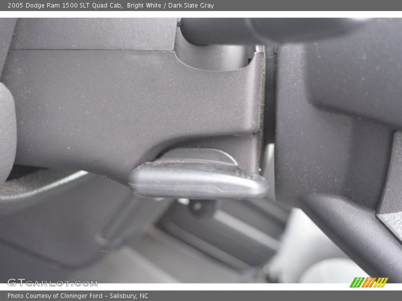 Bright White / Dark Slate Gray 2005 Dodge Ram 1500 SLT Quad Cab