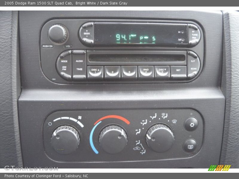 Bright White / Dark Slate Gray 2005 Dodge Ram 1500 SLT Quad Cab