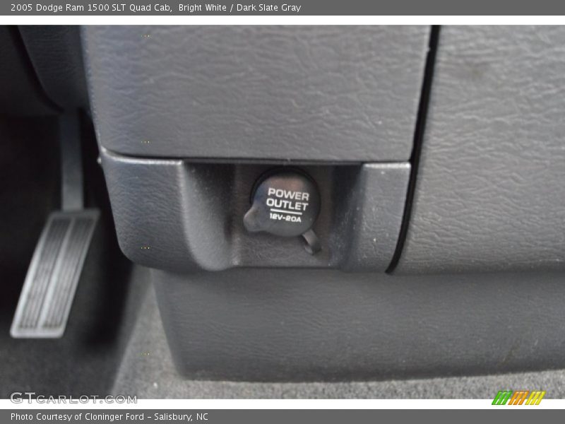 Bright White / Dark Slate Gray 2005 Dodge Ram 1500 SLT Quad Cab