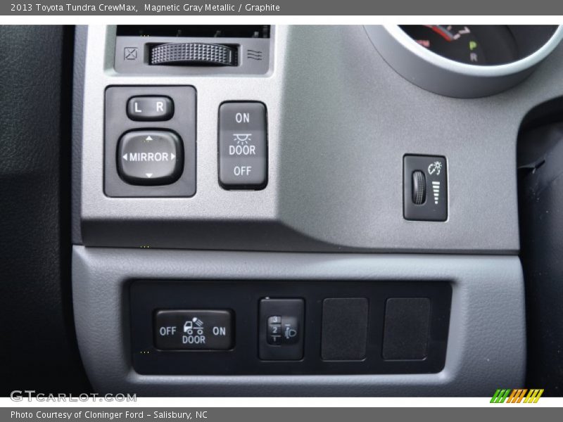 Magnetic Gray Metallic / Graphite 2013 Toyota Tundra CrewMax