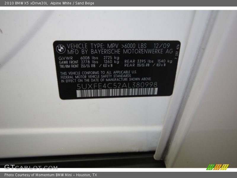 Alpine White / Sand Beige 2010 BMW X5 xDrive30i