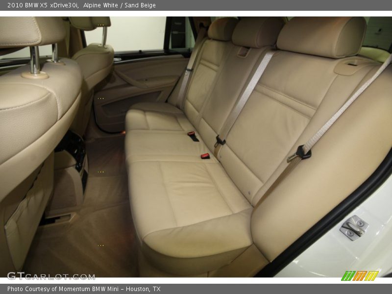 Alpine White / Sand Beige 2010 BMW X5 xDrive30i