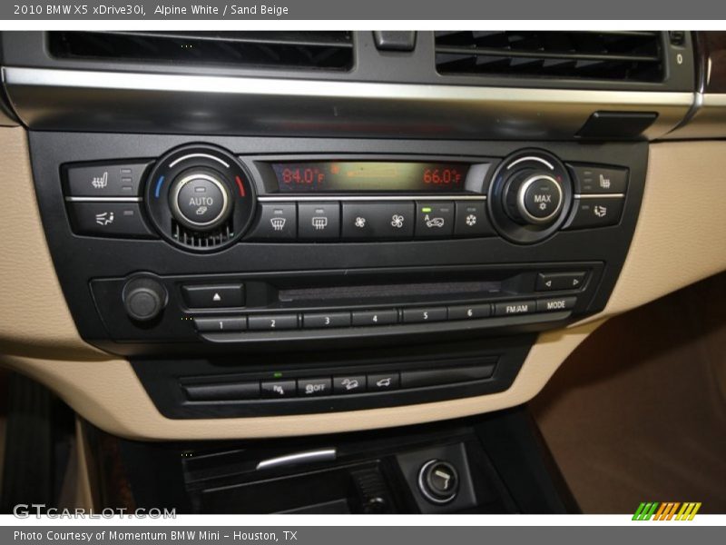 Alpine White / Sand Beige 2010 BMW X5 xDrive30i