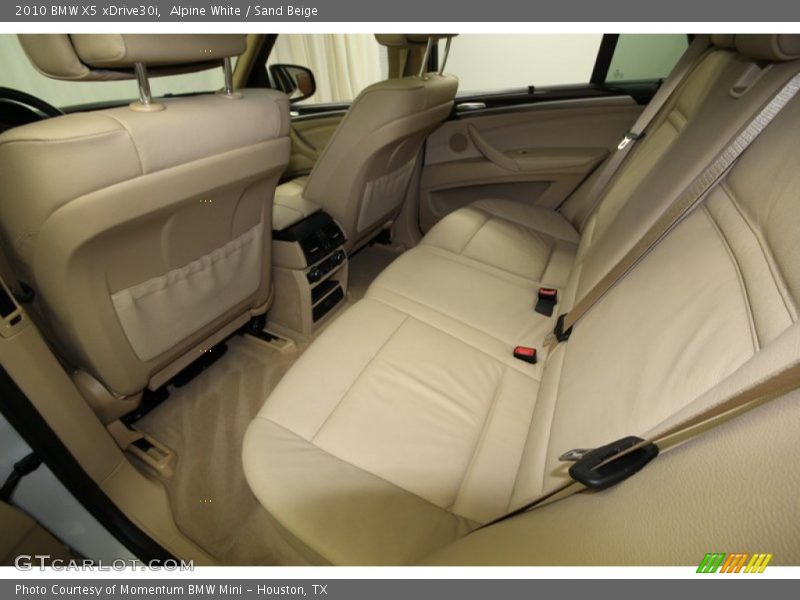 Alpine White / Sand Beige 2010 BMW X5 xDrive30i