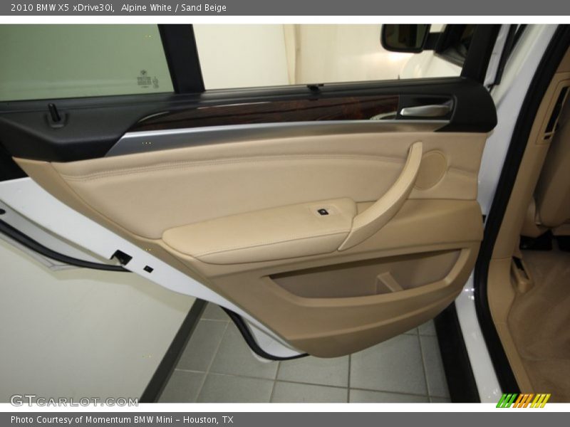 Alpine White / Sand Beige 2010 BMW X5 xDrive30i