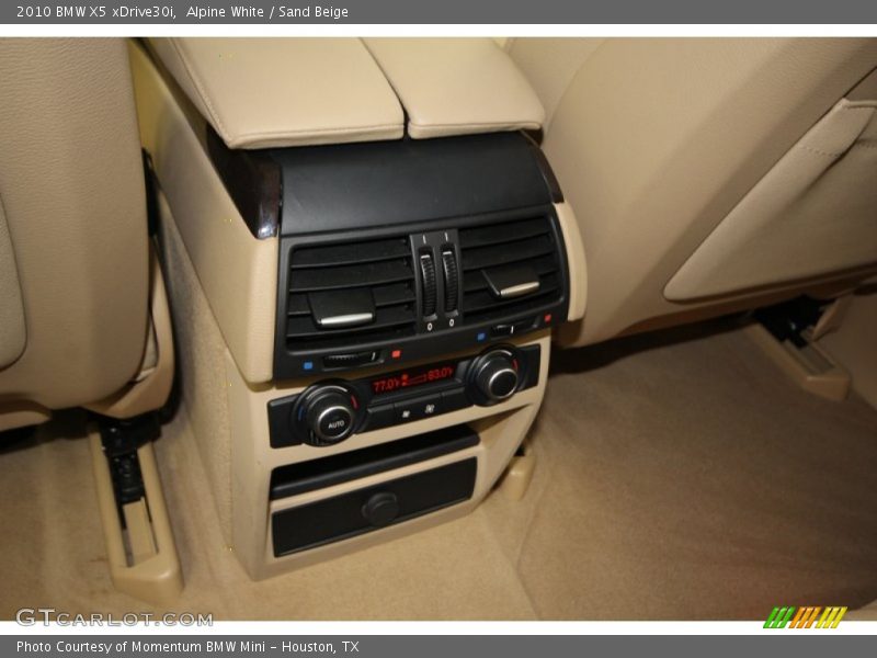 Alpine White / Sand Beige 2010 BMW X5 xDrive30i