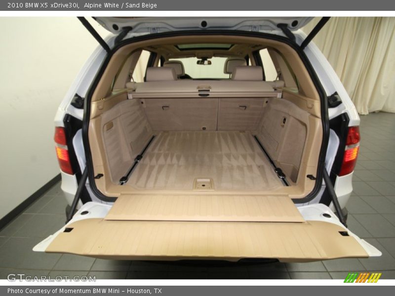 Alpine White / Sand Beige 2010 BMW X5 xDrive30i