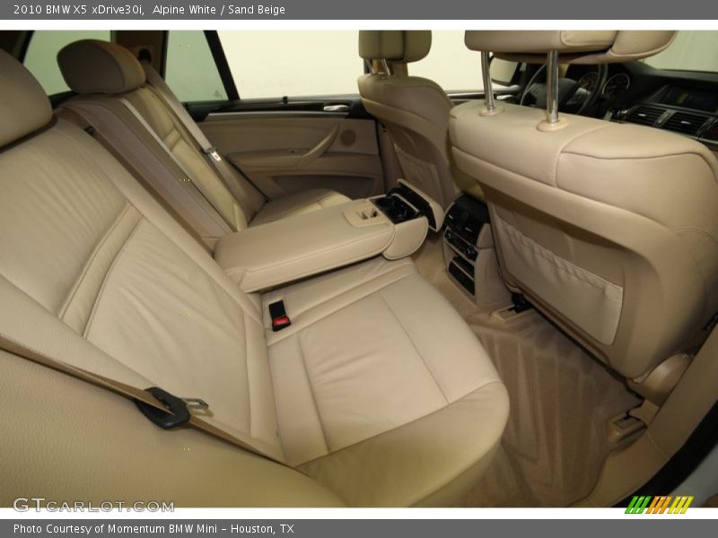 Alpine White / Sand Beige 2010 BMW X5 xDrive30i