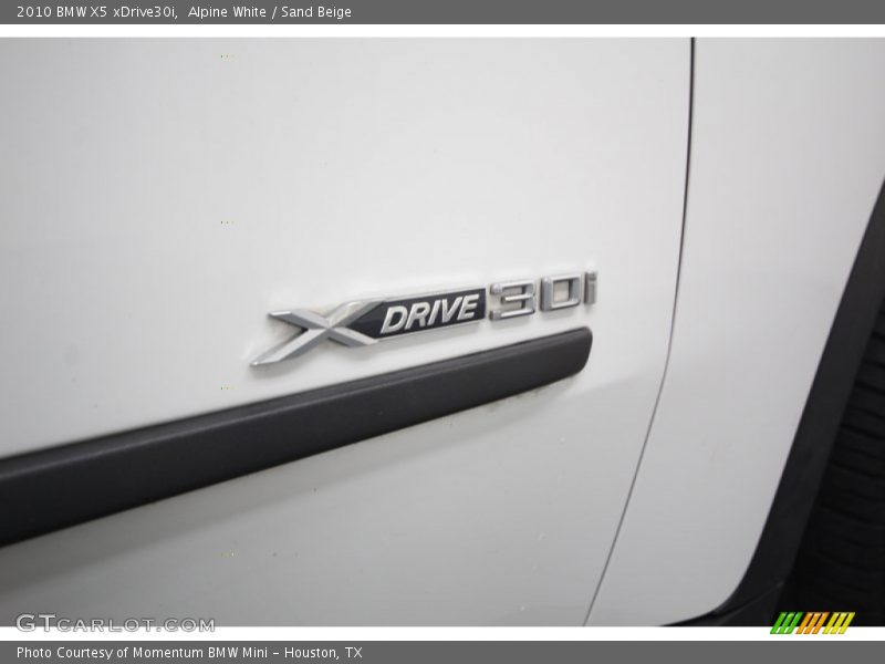Alpine White / Sand Beige 2010 BMW X5 xDrive30i