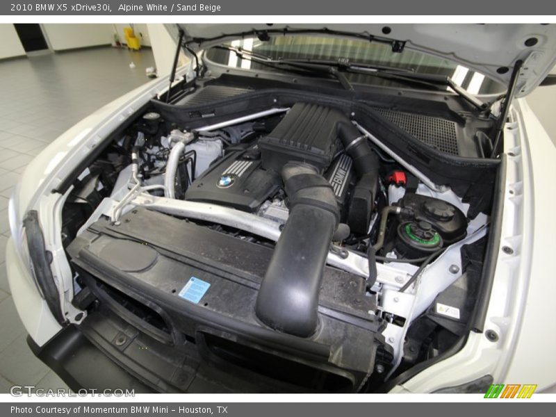 Alpine White / Sand Beige 2010 BMW X5 xDrive30i