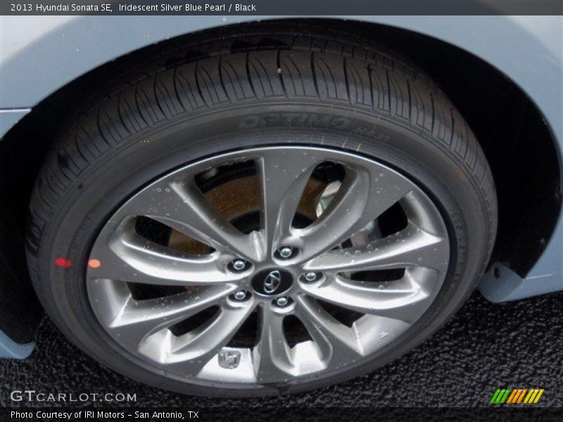 Iridescent Silver Blue Pearl / Black 2013 Hyundai Sonata SE