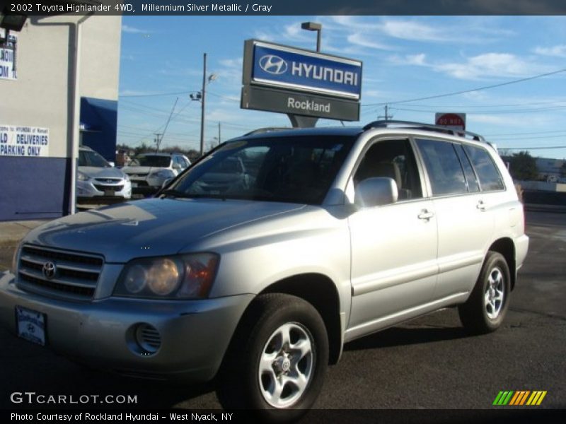 Millennium Silver Metallic / Gray 2002 Toyota Highlander 4WD
