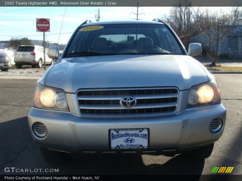 Millennium Silver Metallic / Gray 2002 Toyota Highlander 4WD