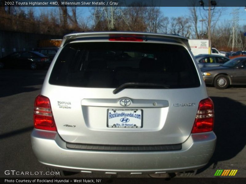 Millennium Silver Metallic / Gray 2002 Toyota Highlander 4WD