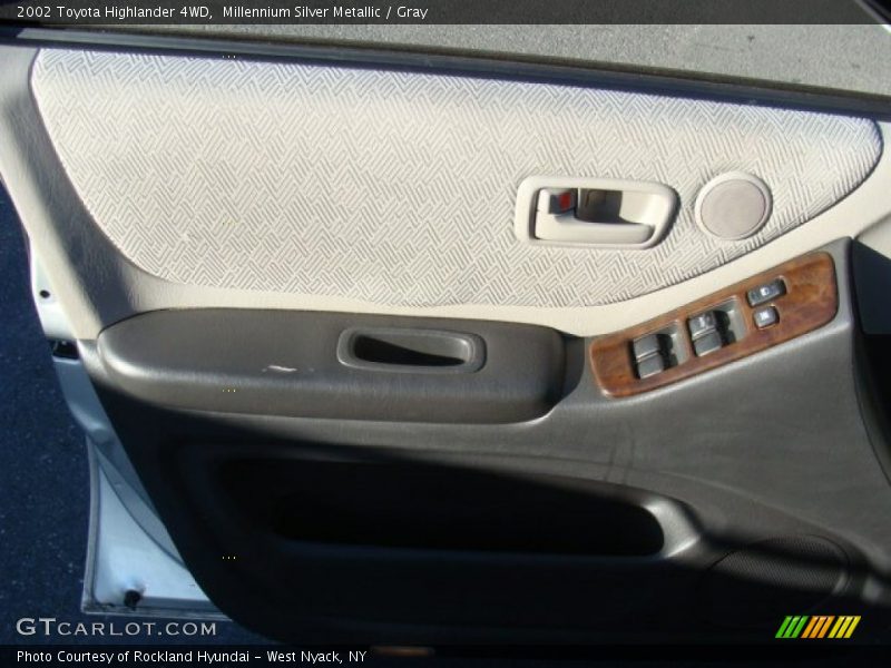 Millennium Silver Metallic / Gray 2002 Toyota Highlander 4WD