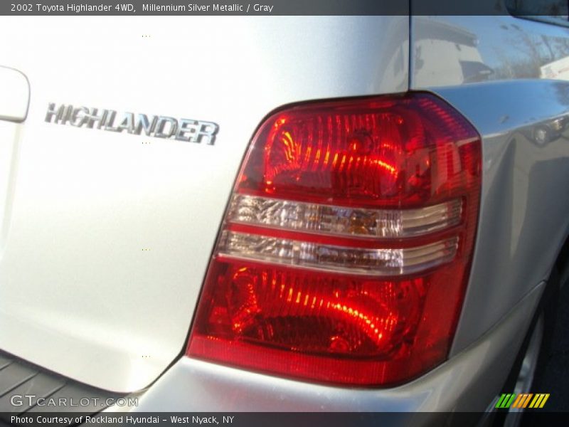 Millennium Silver Metallic / Gray 2002 Toyota Highlander 4WD