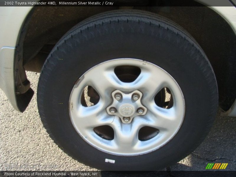 Millennium Silver Metallic / Gray 2002 Toyota Highlander 4WD