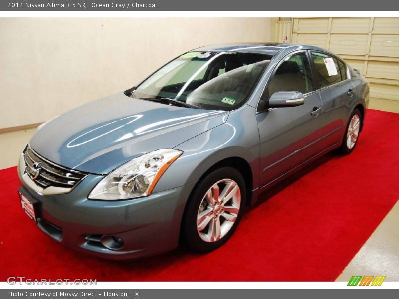 Front 3/4 View of 2012 Altima 3.5 SR