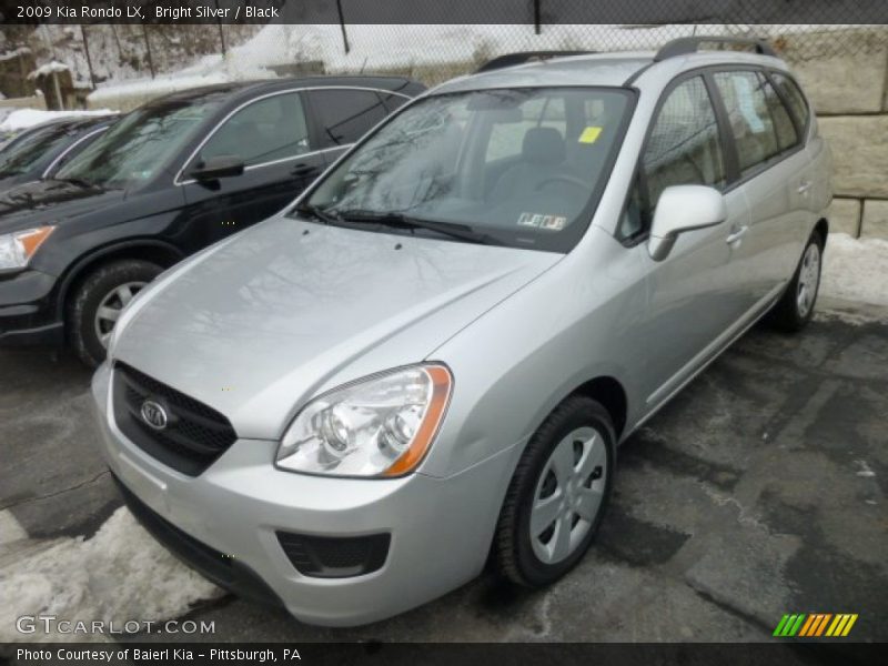 Front 3/4 View of 2009 Rondo LX