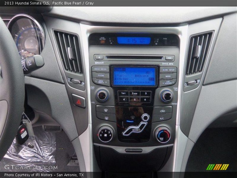 Pacific Blue Pearl / Gray 2013 Hyundai Sonata GLS