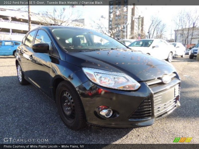 Tuxedo Black Metallic / Charcoal Black 2012 Ford Focus SE 5-Door