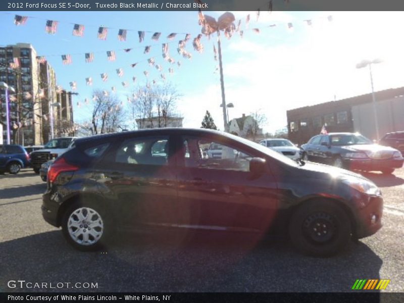 Tuxedo Black Metallic / Charcoal Black 2012 Ford Focus SE 5-Door