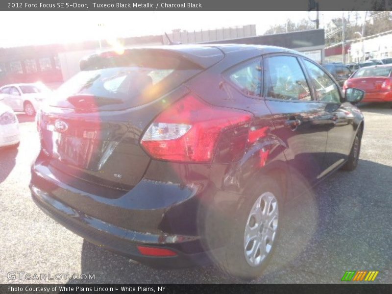 Tuxedo Black Metallic / Charcoal Black 2012 Ford Focus SE 5-Door