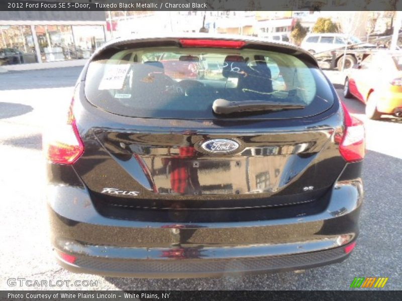 Tuxedo Black Metallic / Charcoal Black 2012 Ford Focus SE 5-Door