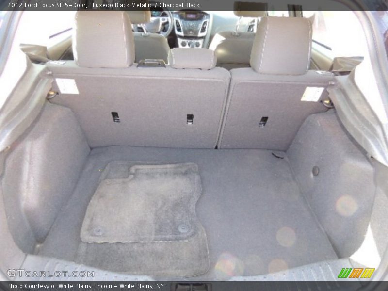 Tuxedo Black Metallic / Charcoal Black 2012 Ford Focus SE 5-Door