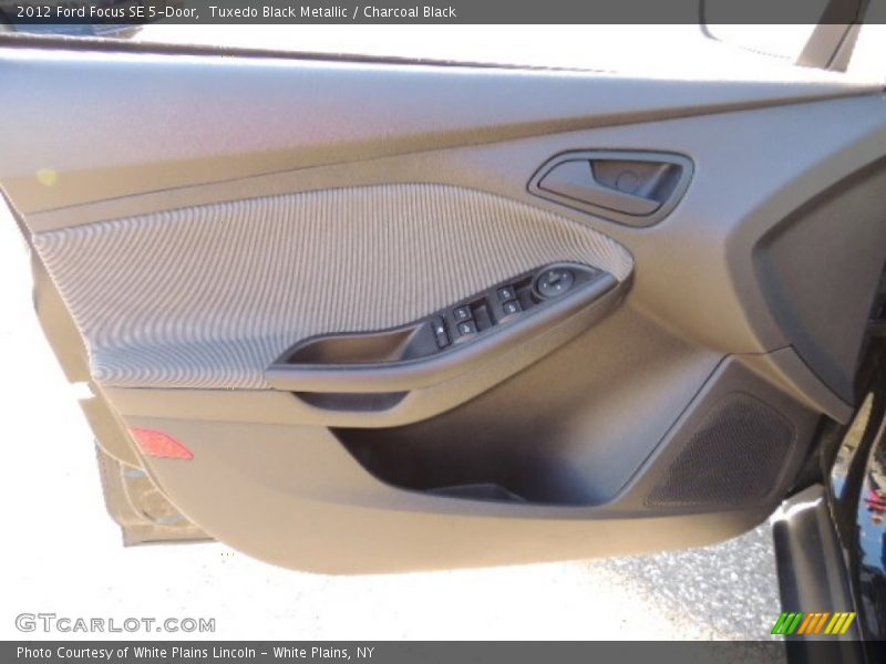 Tuxedo Black Metallic / Charcoal Black 2012 Ford Focus SE 5-Door