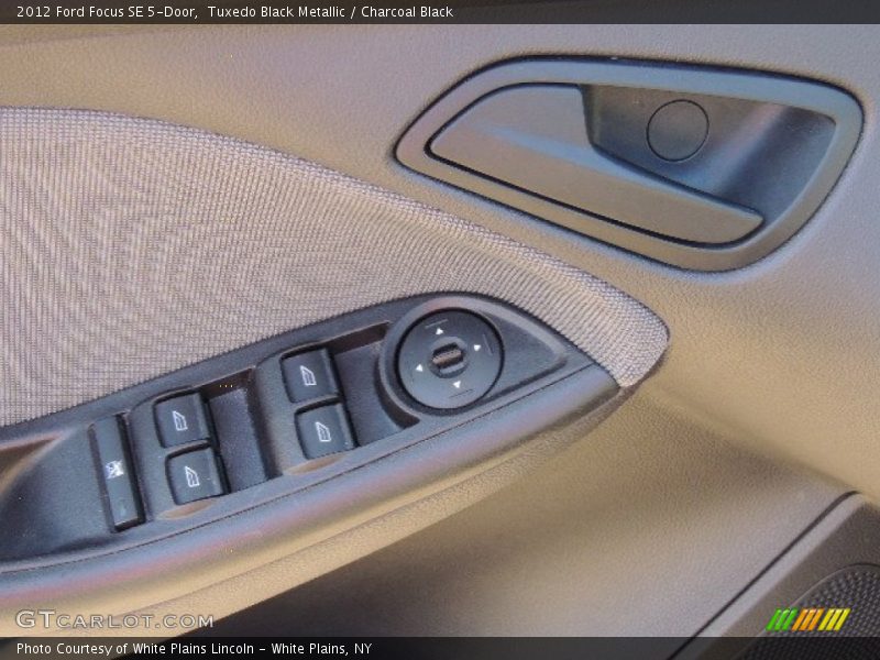 Tuxedo Black Metallic / Charcoal Black 2012 Ford Focus SE 5-Door