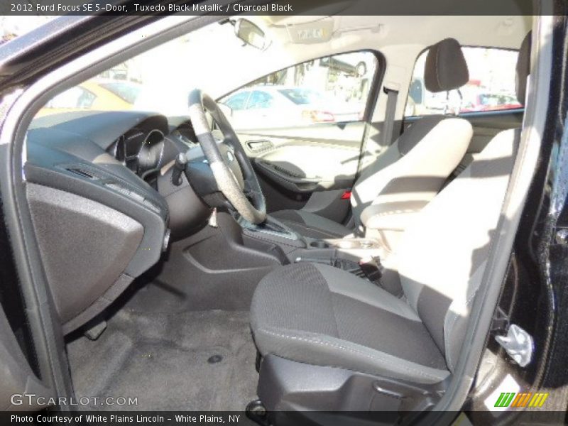 Tuxedo Black Metallic / Charcoal Black 2012 Ford Focus SE 5-Door