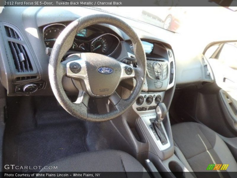 Tuxedo Black Metallic / Charcoal Black 2012 Ford Focus SE 5-Door