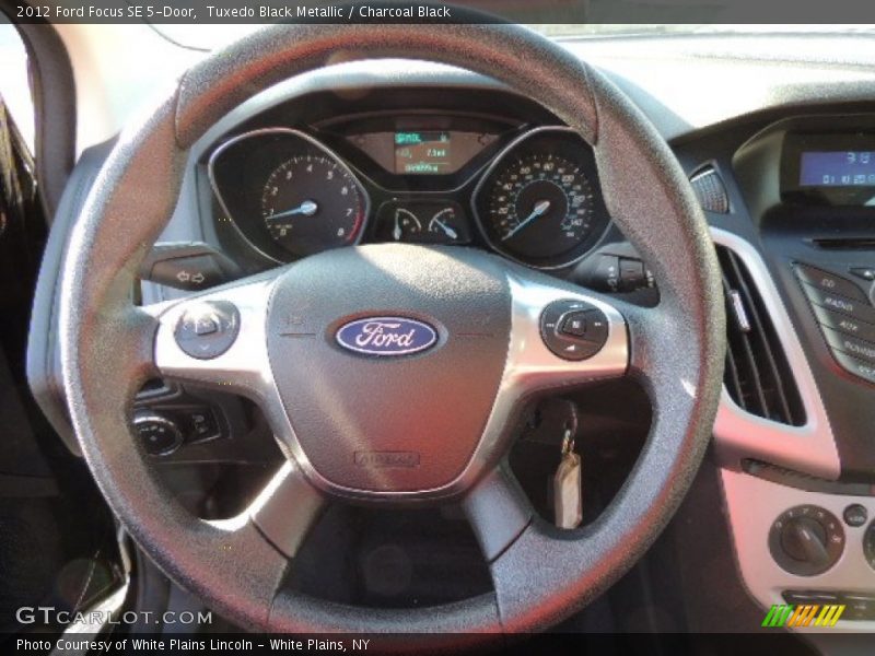 Tuxedo Black Metallic / Charcoal Black 2012 Ford Focus SE 5-Door