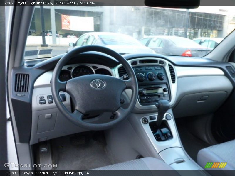Dashboard of 2007 Highlander V6