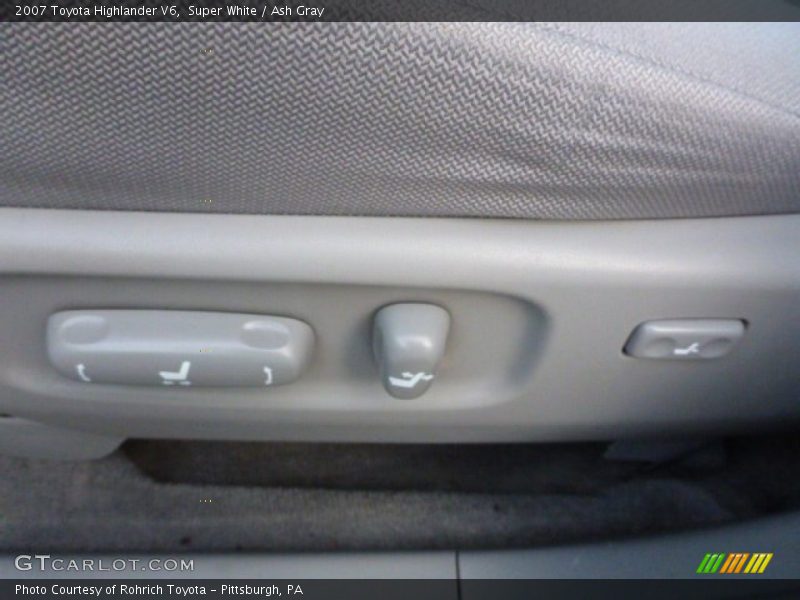 Super White / Ash Gray 2007 Toyota Highlander V6