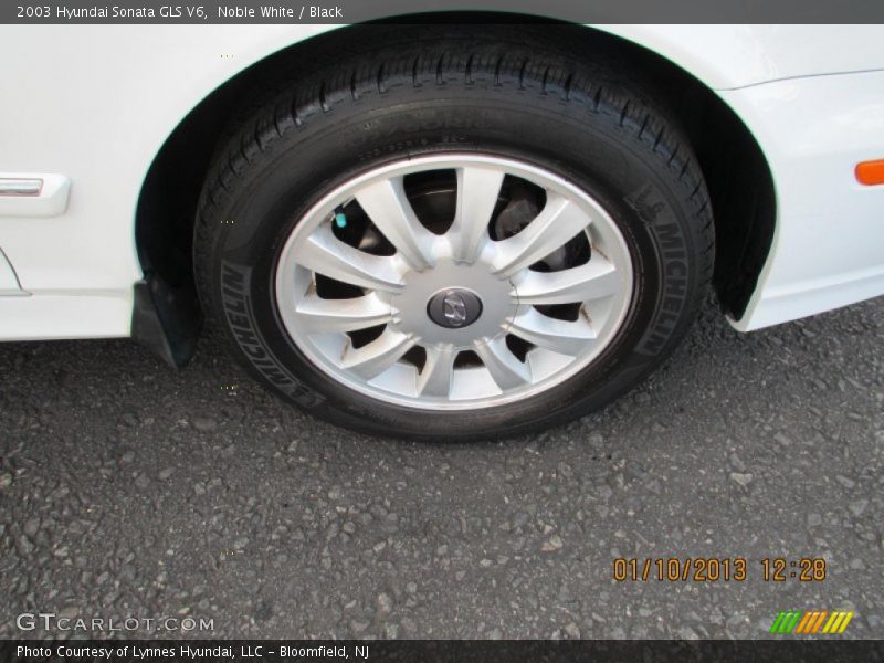 Noble White / Black 2003 Hyundai Sonata GLS V6